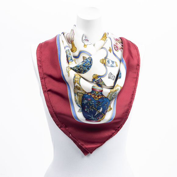 Hermès Scarf - Picture 1 of 3